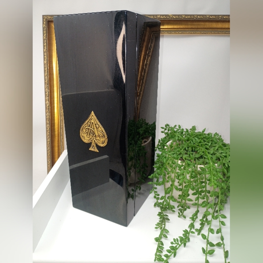 Black Gloss Ace Of Spade Decorative Box with Gold Ace Of Spade Emblem
